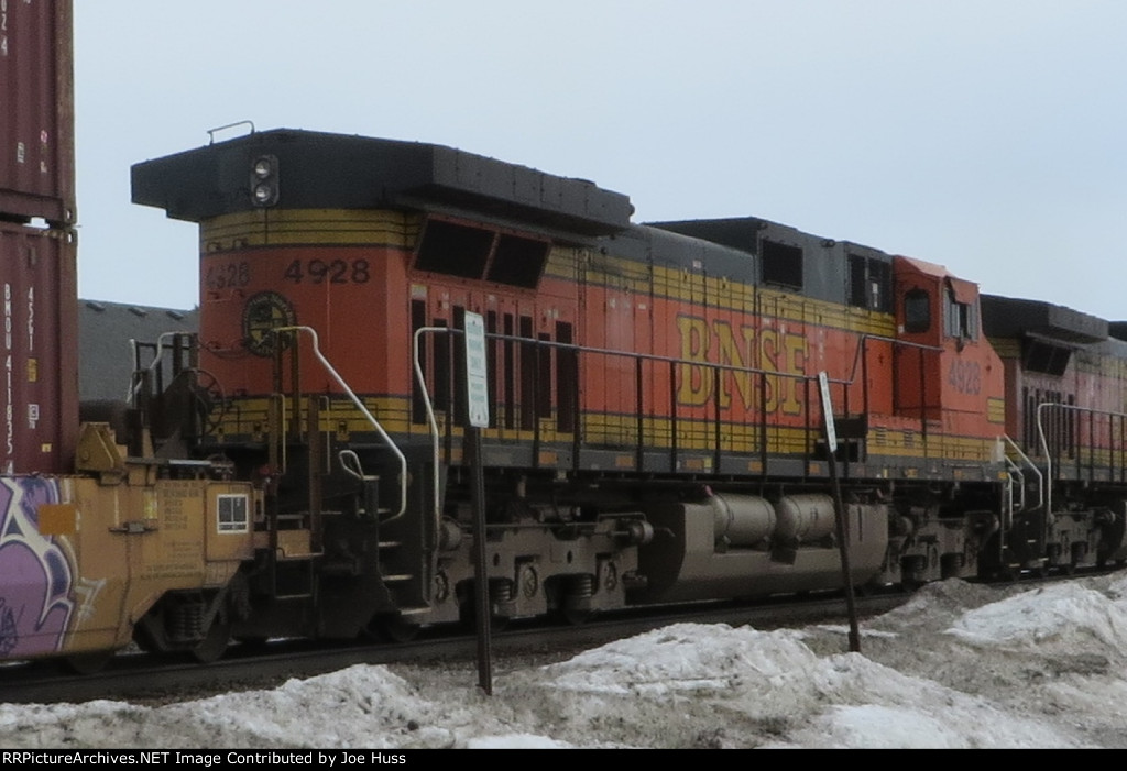 BNSF 4928